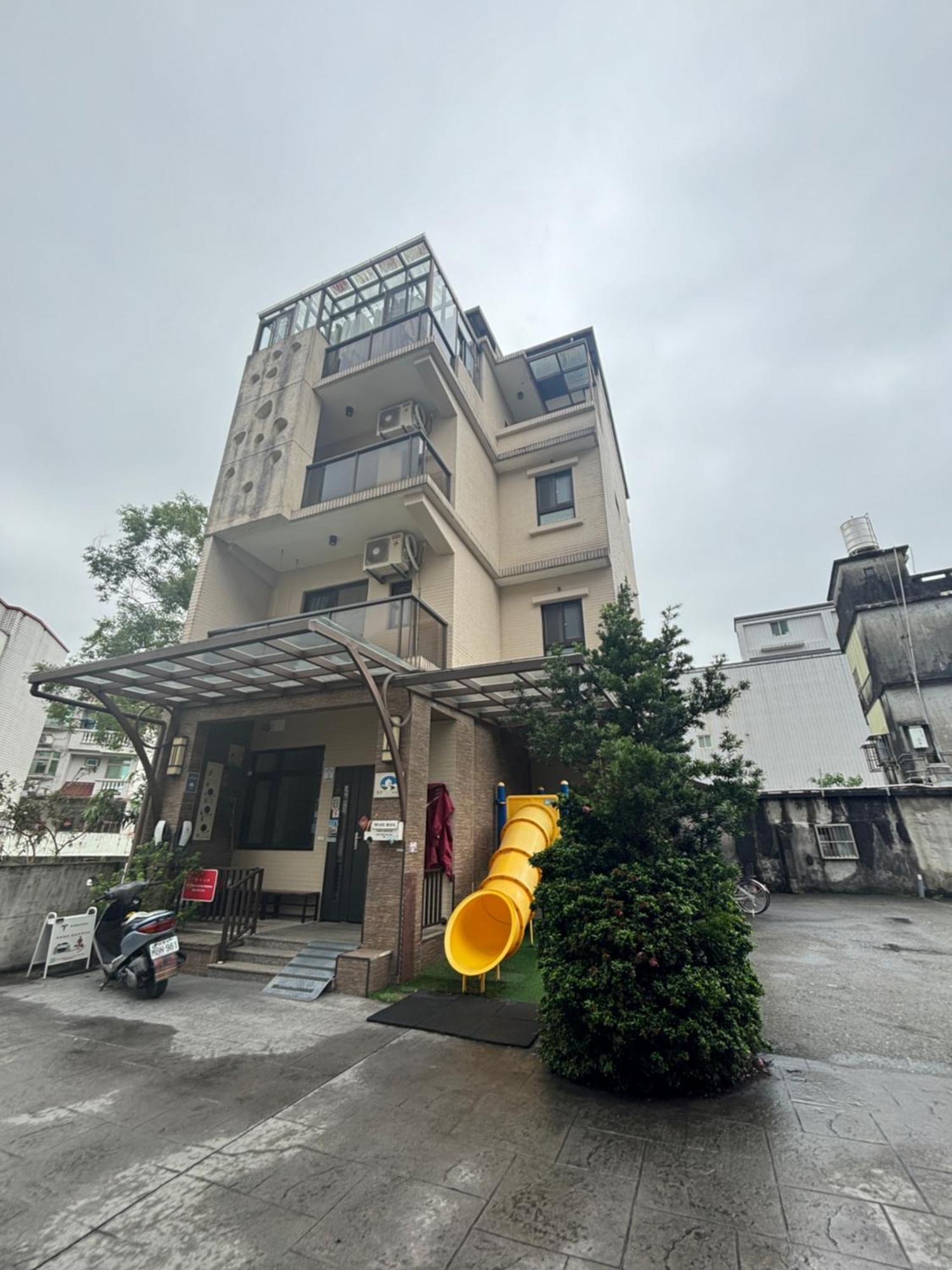 充電樁 羅東木村電梯民宿luodong Tree Bnb 雲朵朵二館 近週三清溝 免費洗衣機 烘衣機 星巴克咖啡豆 國旅卡特約店 Dış mekan fotoğraf